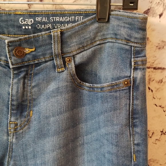 Gap Mid-Rise Classic Straight Jeans - Size 4 - GUC - Picture 3 of 8